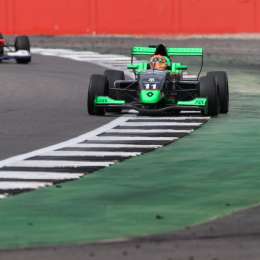Fenestraz debió abandonar en Silverstone