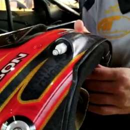 ¿Cómo soportar el calor arriba del auto de carrera?