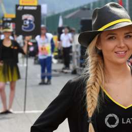 Lauda a favor de las chicas de la grilla