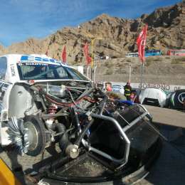 Fuerte golpe de Ciantini contra la pared