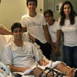 Juan Manuel Correa se puso de pie