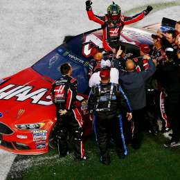 Kurt Busch abrió el fuego en la Nascar