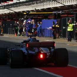 Mercedes llamó la atención en los test de Barcelona