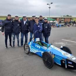 Ganadores del Desafío Eco YPF compitieron en Inglaterra