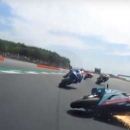 El accidente de Dovizioso y Quartararo a bordo