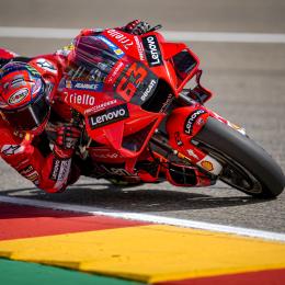 Pole de "Pecco" Bagnaia en Aragón