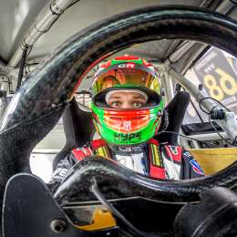 Fenestraz sexto en Nürburgring