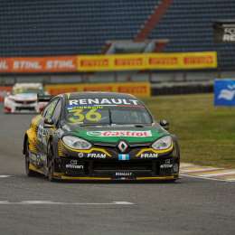 El Renault de Fineschi, el auto más rápido de la historia en el circuito 9
