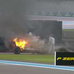 Fuego en el Alfa Romeo de Raikkonen