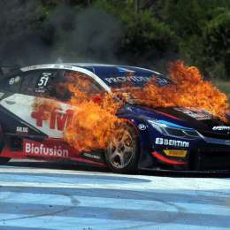 ¡Fuego en el Chevrolet de Urcera!
