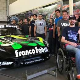 Giallombardo se dio una vuelta por el taller para ver el Ford