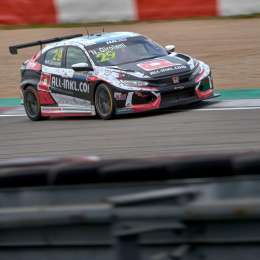 Girolami y Guerrieri completaron la primera fecha del WTCR