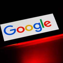 ¿Con qué marca de autos se asoció Google?