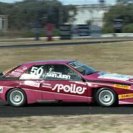 Por correr,vendió pantalones,un R11 y durmió en un hotel cerrado