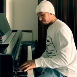Lewis Hamilton, piloto y también pianista
