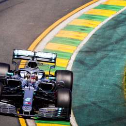 Hamilton sigue en lo más alto en Australia