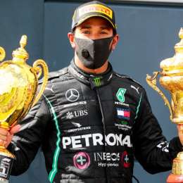 Hamilton volvió a llevarse su trofeo favorito en Silverstone