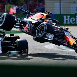 Una imagen que asusta: el golpe entre Hamilton y Verstappen en Súper Slow