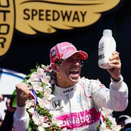 Helio Castroneves ganó por 4° vez la Indy 500