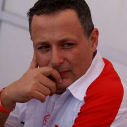 "Llaman a mis pilotos y después me vienen a abrazar"