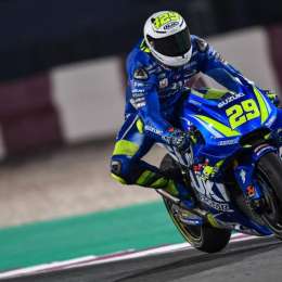 Suzuki lidera en el segundo día de pruebas en Qatar