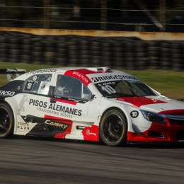 Azar no dejó dudas y es el nuevo líder del Top Race