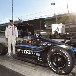 Jimmie Johnson probó un IndyCar en Indianápolis