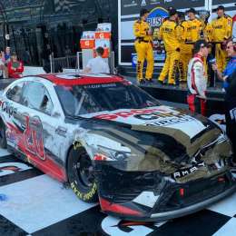 Erik Jones ganó la Nascar en Darlington