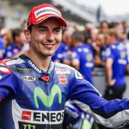 Lorenzo gana y lidera el campeonato