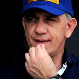 Ugalde se baja una fecha del TC