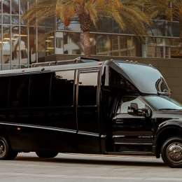 Lexani G-77 el motorhome del millón de dólares