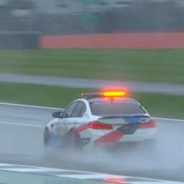 La lluvia demoró la acción en Silverstone