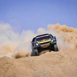 Loeb ganó otra etapa y Al-Attiyah se acerca al objetivo