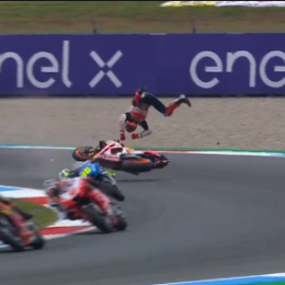 Fuerte caída de Márquez y dominio de Viñales