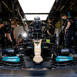 Mercedes intercambia el chasis de Hamilton y Bottas