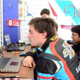 Trosset mira y define su futuro