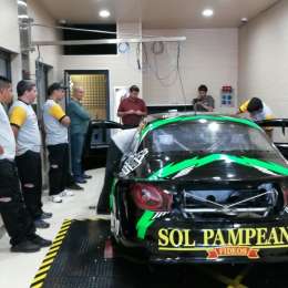 Los autos del Octanos Competición en el rolo 