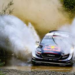 Ogier se acerca a un nuevo título en un gran viernes de Citroën