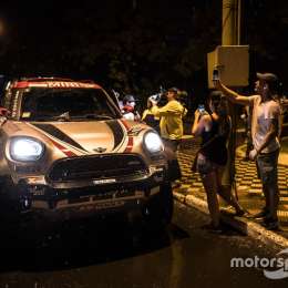 Un equipo de Dakar por dentro