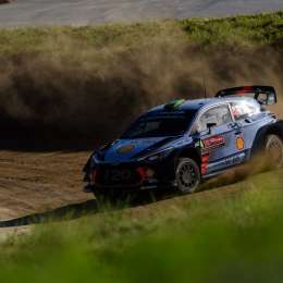 Paddon lidera en Portugal