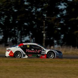 Nicolás Palau heredó la victoria en el Sprint del Top Race Series