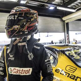 Pernía fue desafiado por dos pequeños pilotos