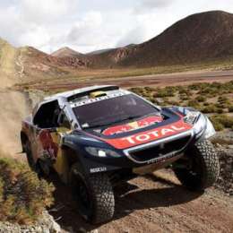 Peterhansel domina en los autos