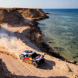 Peterhansel y una victoria que lo acerca a la corona