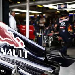 Mercedes lejos, Ferrari cerca