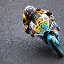 Rodrigo se recuperó tras una penalización y fue quinto en Moto3