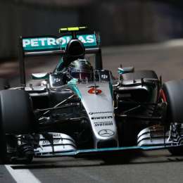 Rosberg sigue bien arriba