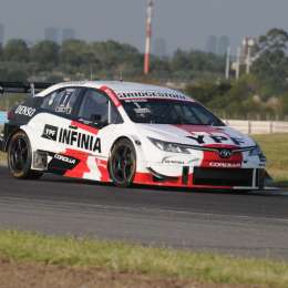 Rossi apareció con el Ford y se quedó con el segundo entrenamiento