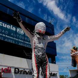 Rossi se quedó con la primera pole del año en el Top Race
