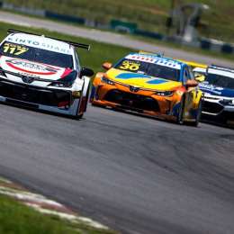 Rossi no pudo ver la bandera a cuadros en la tercera final